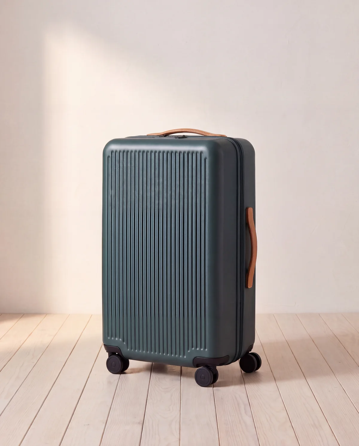 Large Checked Spinner, 30 x 19 x 11.75 in, 100 L
